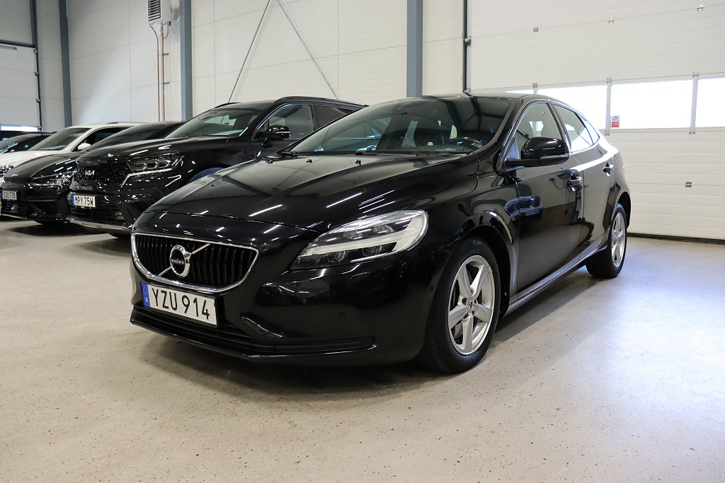Volvo V40 T3 Momentum B-Värm B-Kam Navi 152hk