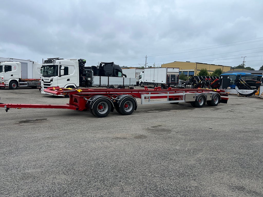 Övriga Bilcenter's 4 Axlade lastväxlarvagn med glider