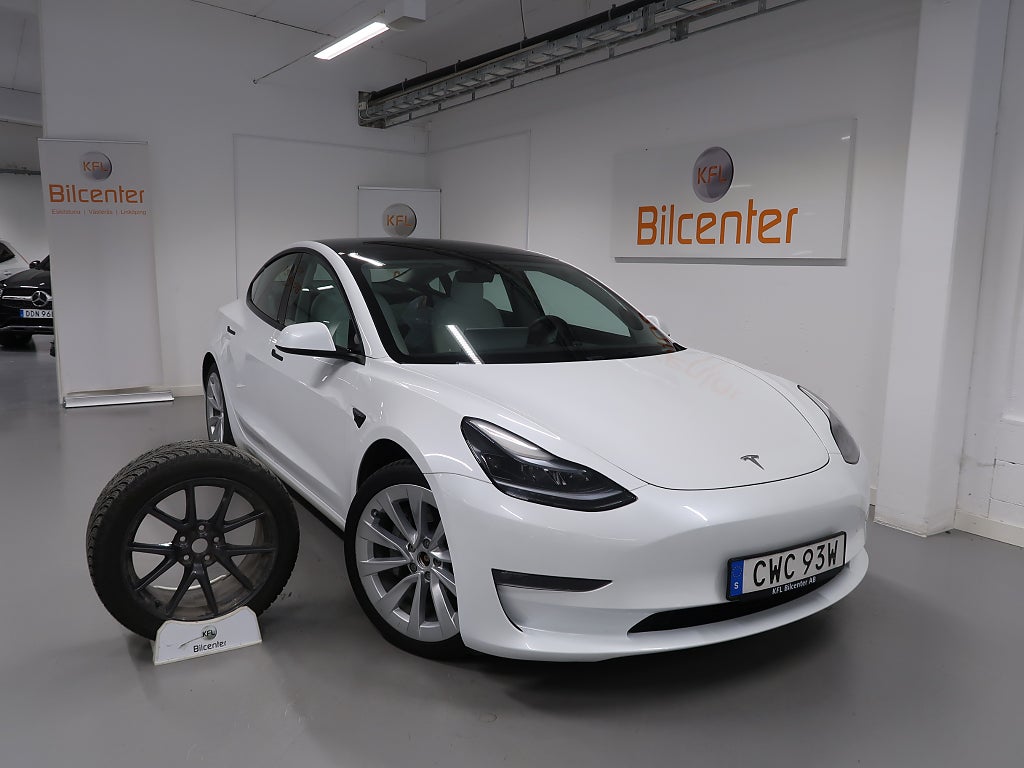Tesla Model 3 Long Range AWD V-Däck ingår Vit interiör Navi-Kamera-Pa