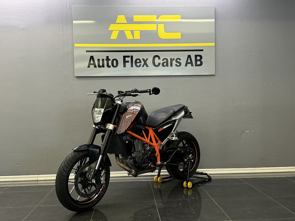 KTM Duke 690 | Black | ABS | Nybesiktad | Arrow helsystem