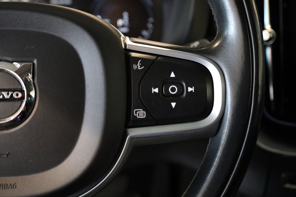 Volvo XC60 Recharge T6 AWD Aut Inscription Pano Kamera Drag 2021