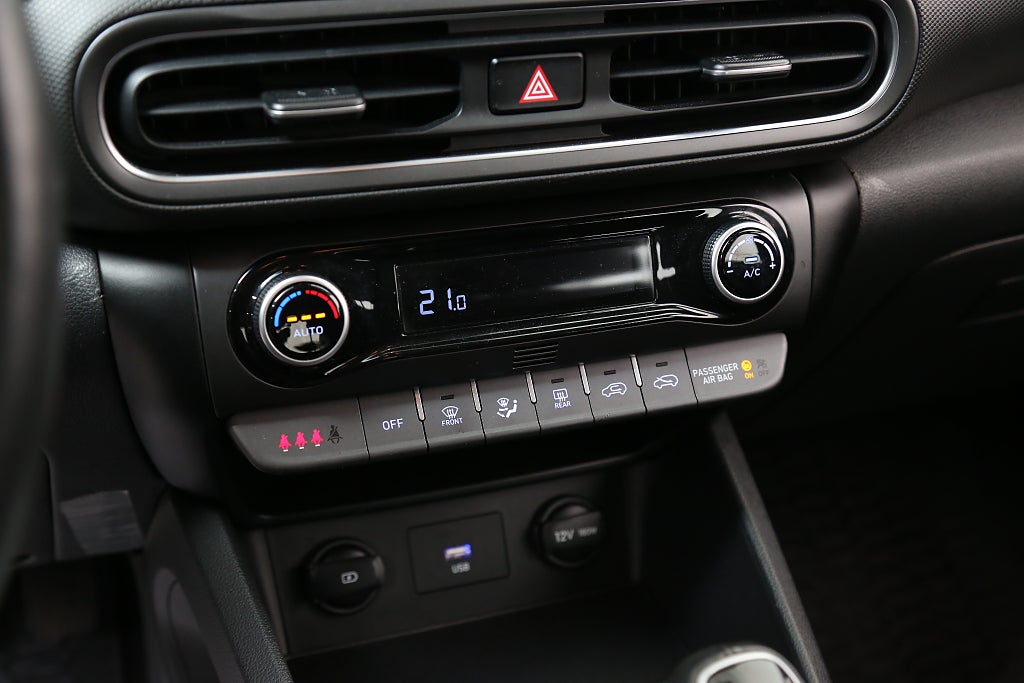 Hyundai Kona 1,0 T-GDI 120hk Essential Kamera Keyless Motorvärmare 2022