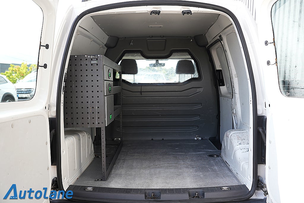 Volkswagen Caddy Van 2.0 TDI BMT Dragkrok,PDC,Inredning,MOMS 75HK