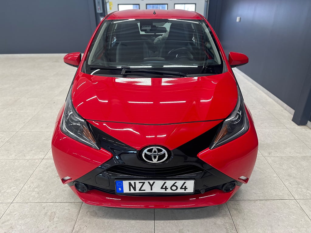 Toyota Aygo 5-dörrar 1.0 VVT-i X-PLAY Touch motor & Kupé värmare