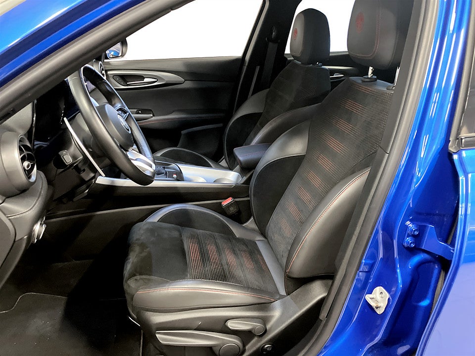 Bild på Alfa Romeo Tonale Edizione Speciale Hybrid 1.5 T TCT 130hk Aut B-KAMERA 