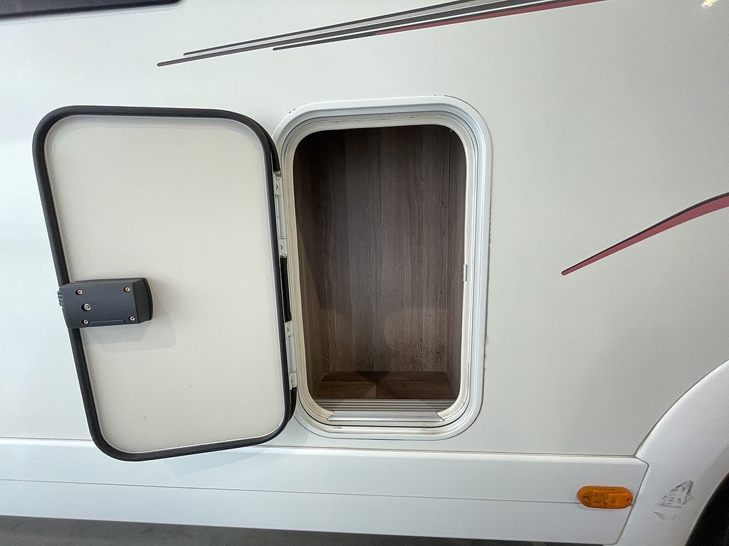 Kabe TMC 740 LGB /ALDE/B-körkort/Solcell/Långbäddar/Garage/Backkamera - Kabe