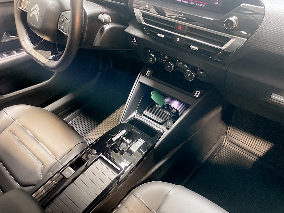 Bild på Citroën C4 Shine Exclusive 1.2 PT 155hk Aut BLUETOOTH