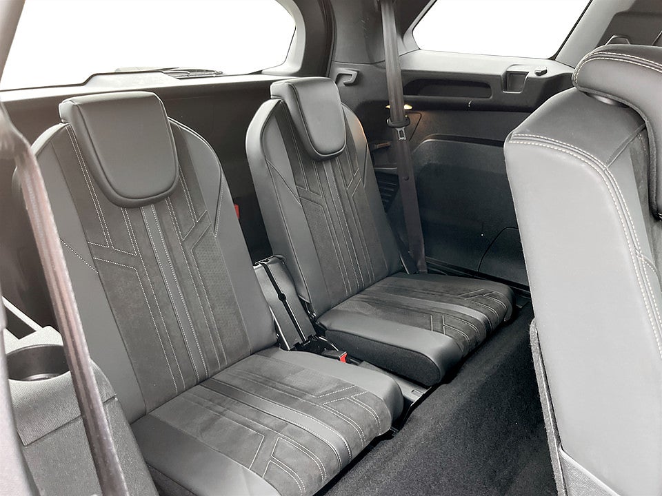 Bild på Peugeot 5008 GT 1.2 PT 130hk Aut 7-SITS B-KAMERA CARPLAY