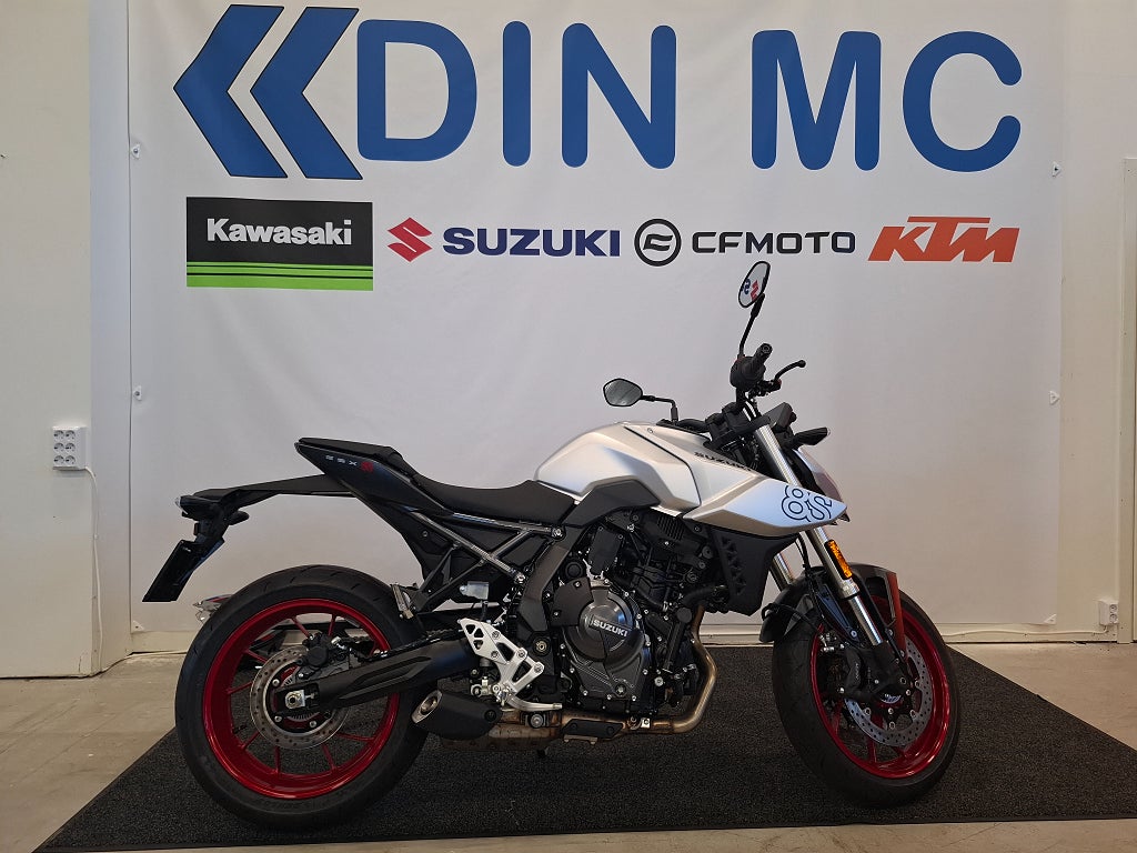 Suzuki GSX-8S "Höstpris - Fri frakt"