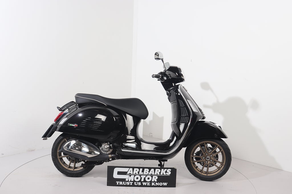 Piaggio Vespa GTS 