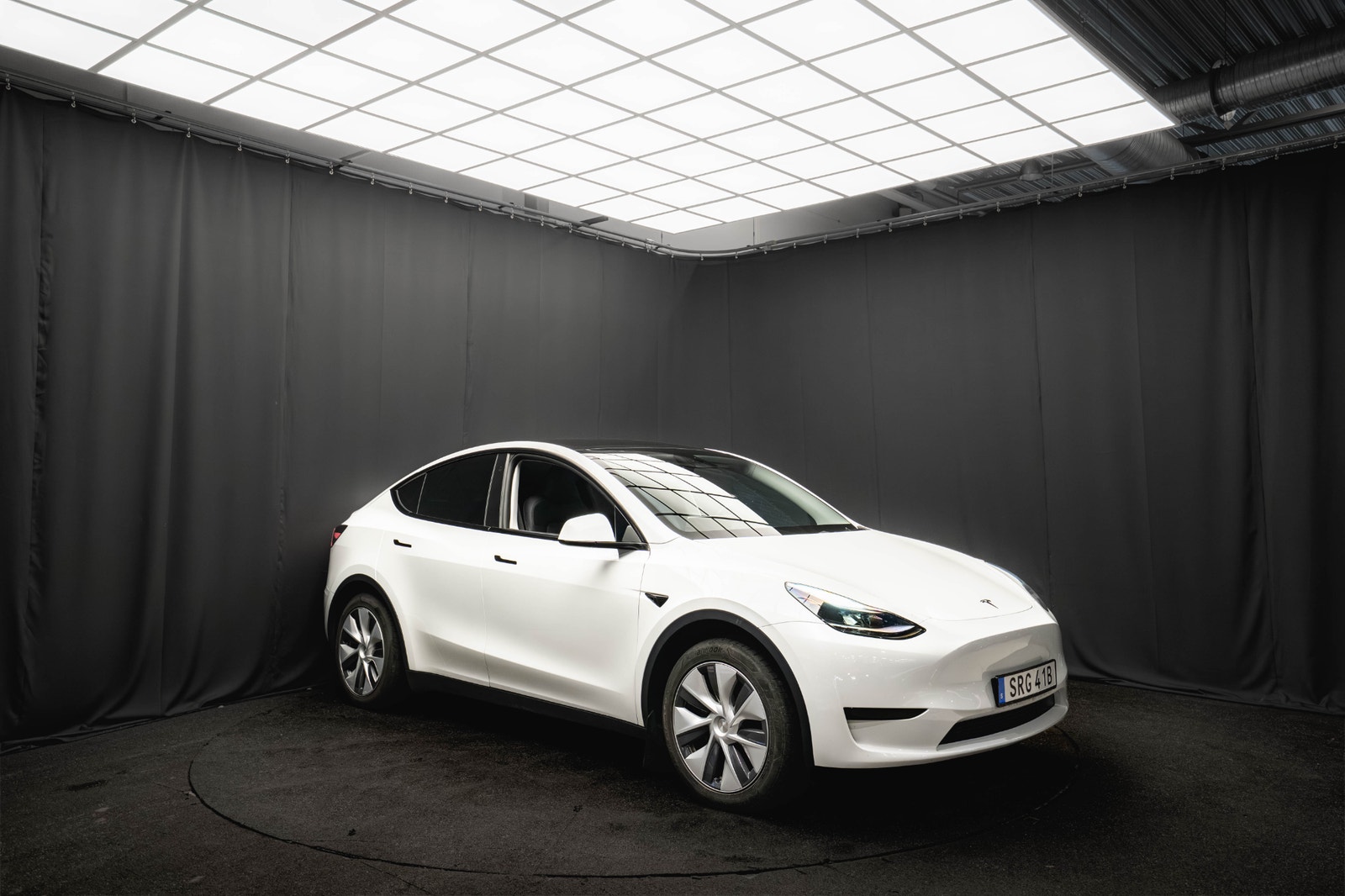 Tesla Model Y Standard Range RWD DRAG PANO LÄDER 1-ÄGARE MOMS 2023 - miniatyr 4