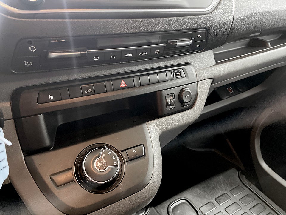 Bild på Peugeot Expert PRO+ 2.0 BHDi 180hk Aut L3 B-KAMERA DRAG