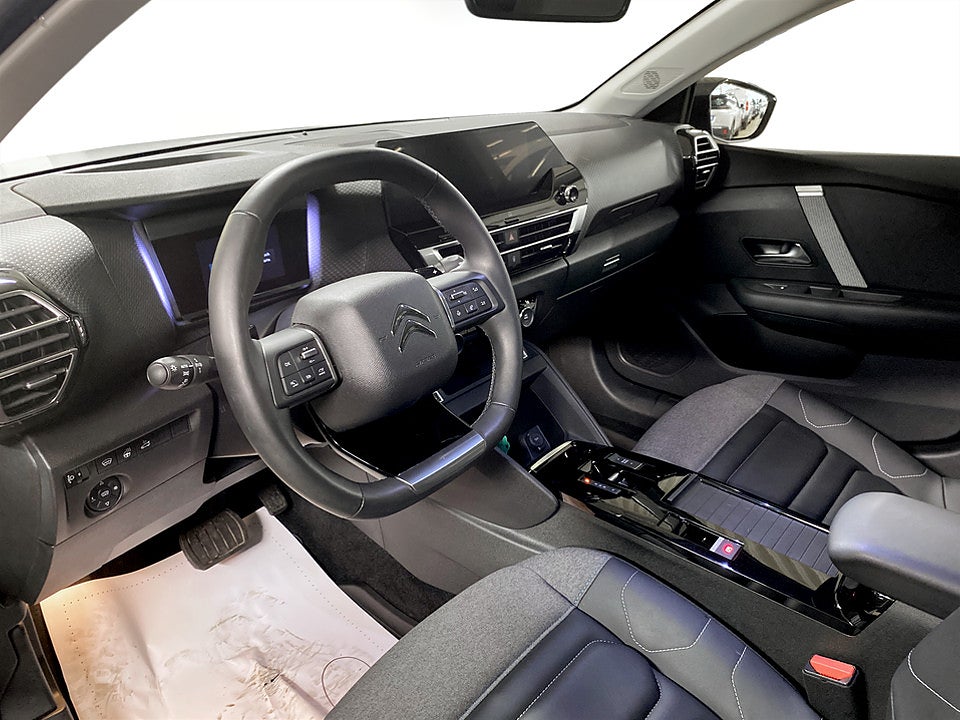 Bild på Citroën C4 X Shine 1.2 PT 130hk Aut - B-KAMERA, CARPLAY