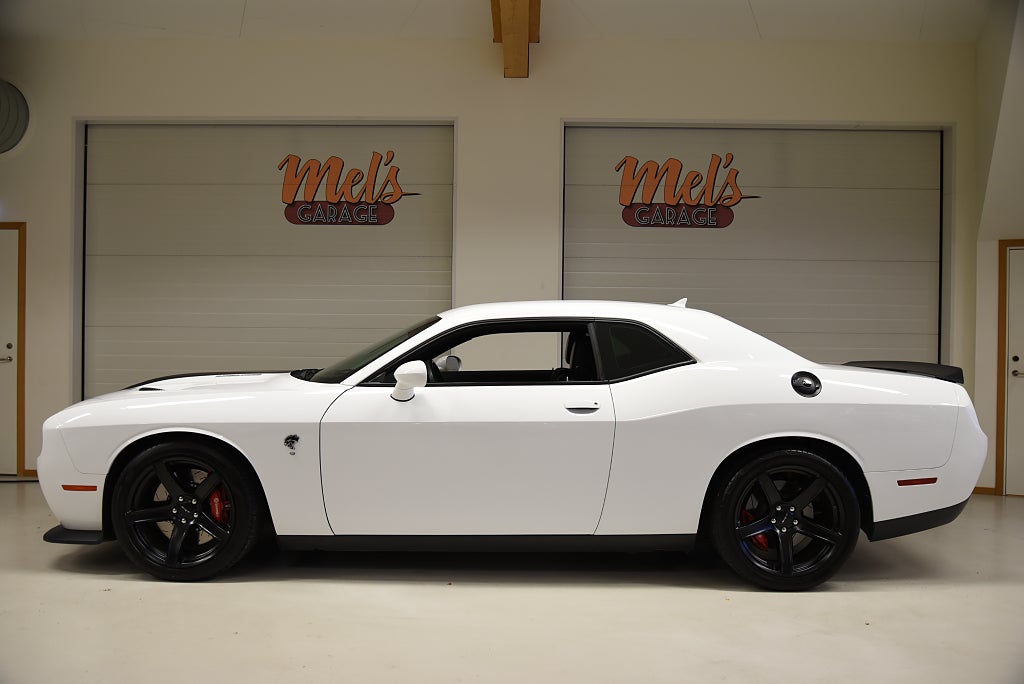 Dodge Challenger SRT Hellcat V8 6.2L kompressormatad 717 hk automat 8vxl