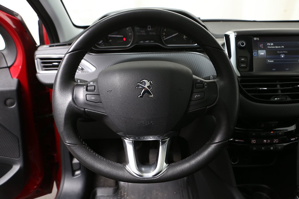 Peugeot 208 1,2 PureTech 82hk Style 5-D Panorama 2016