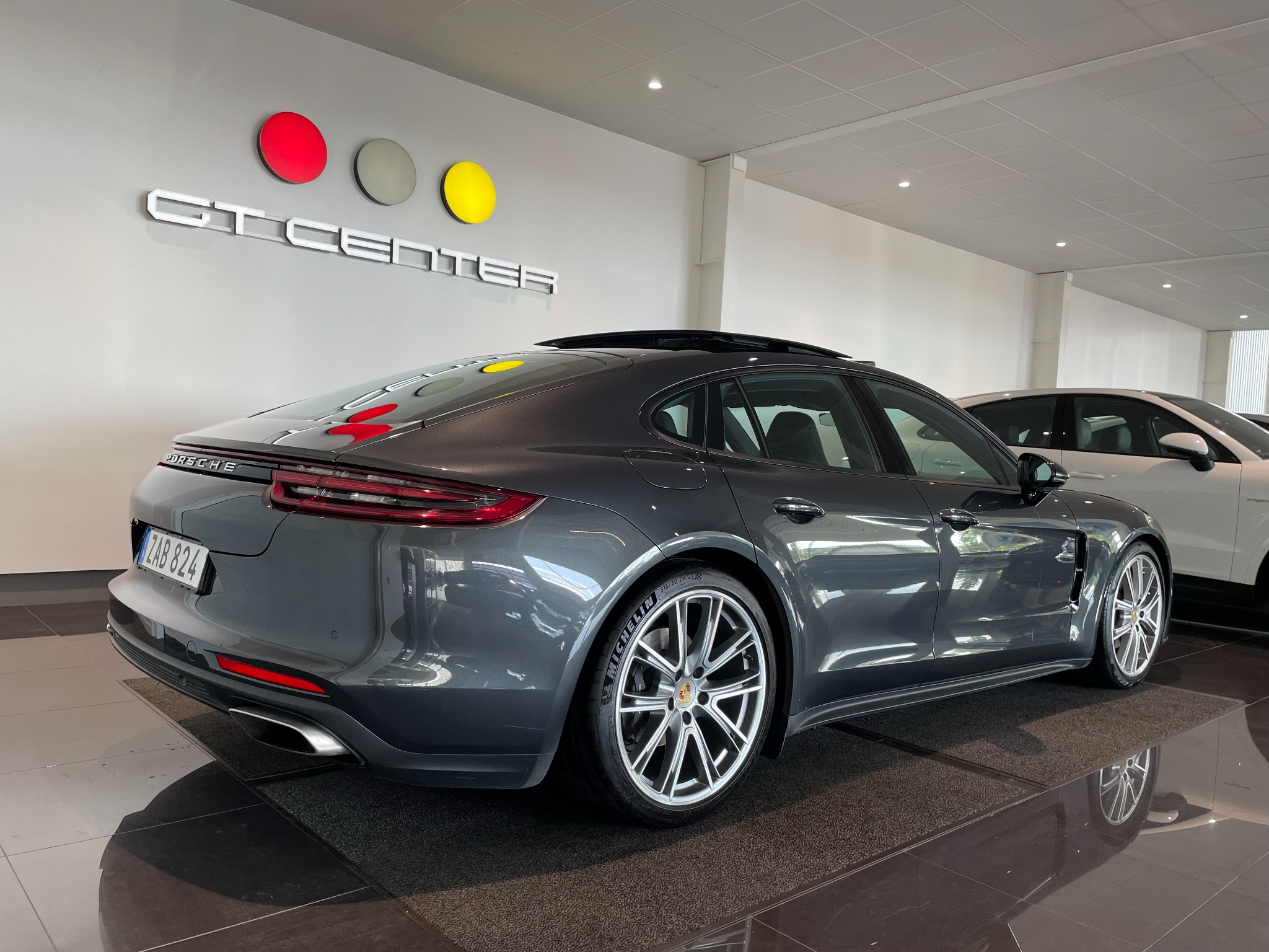 Porsche Panamera 4 Få ägare 2018, bild 6/38