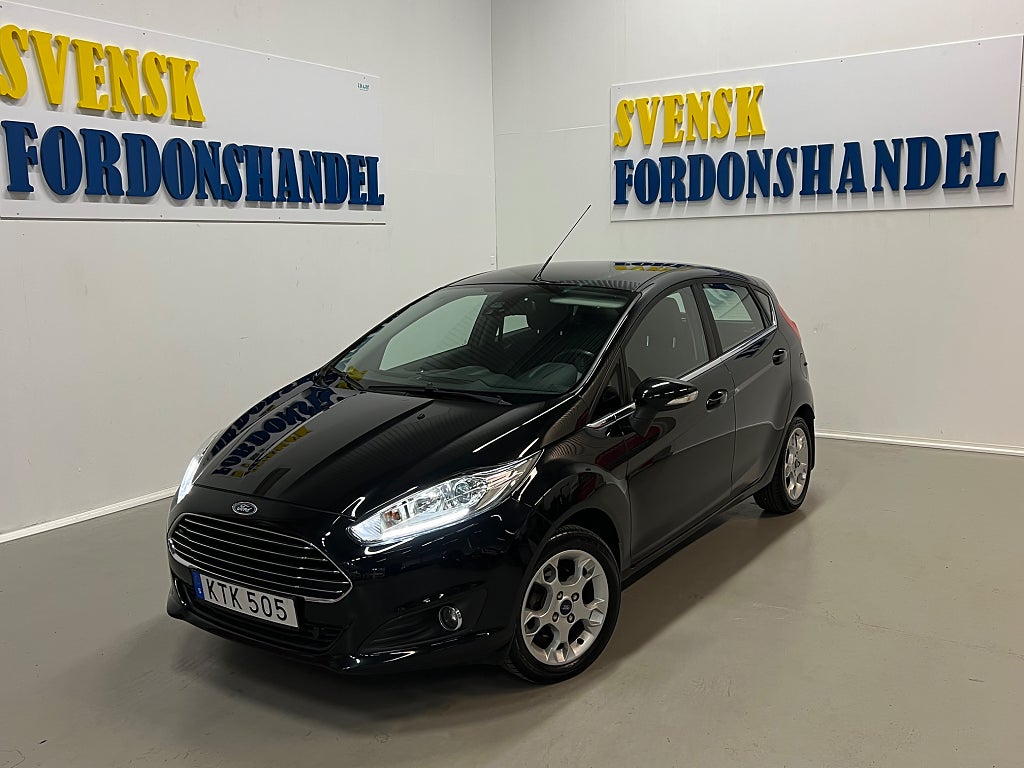 Ford Fiesta 1.0 Titanium 1-Ägare (Endast 5.700 Mil) Årsskatt 360 KR