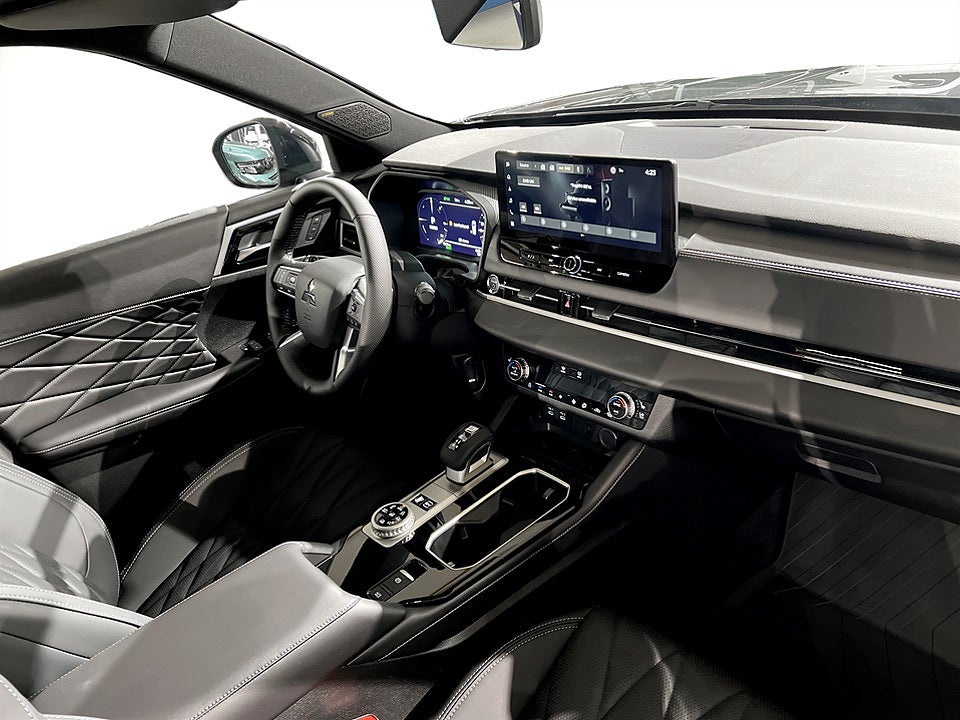 Bild på Mitsubishi Outlander Black Edition PHEV - OMGÅENDE LEVERANS!