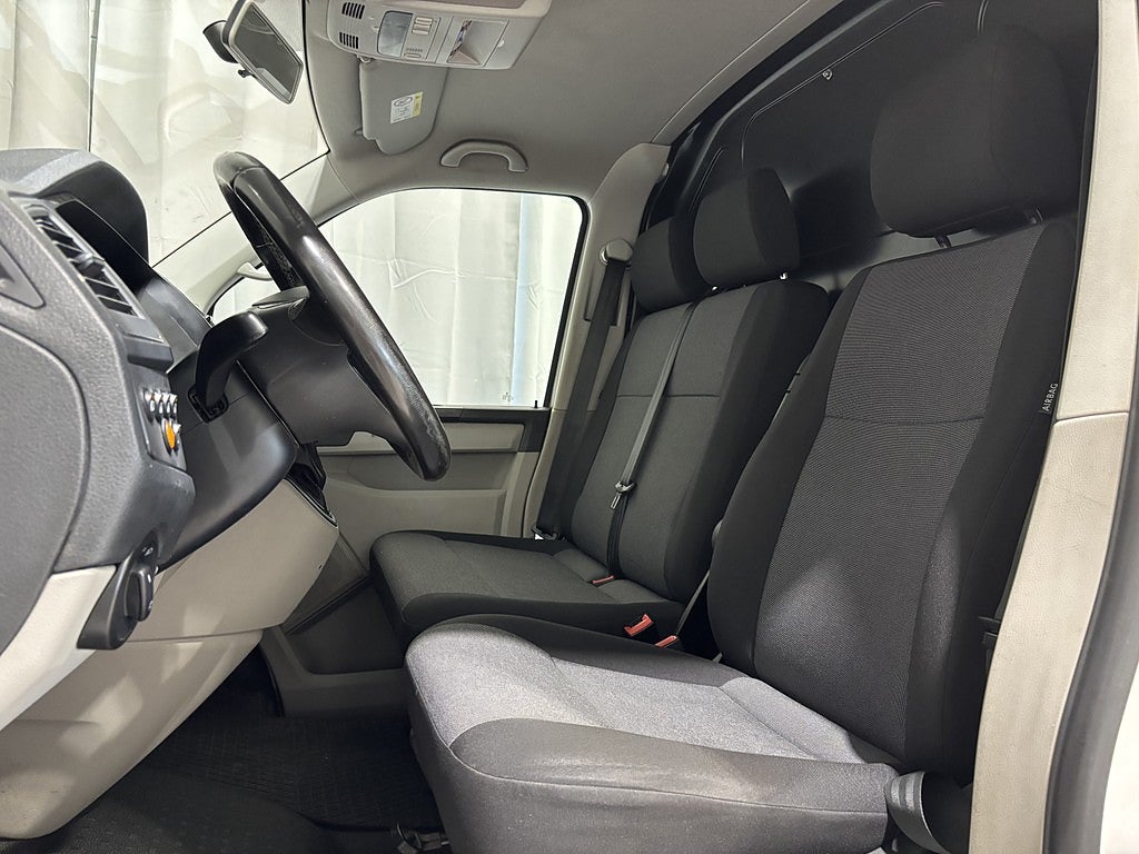 Volkswagen Transporter T32 2.0 TDI BMT Backkam Drag Värmare Endast 1900mil
