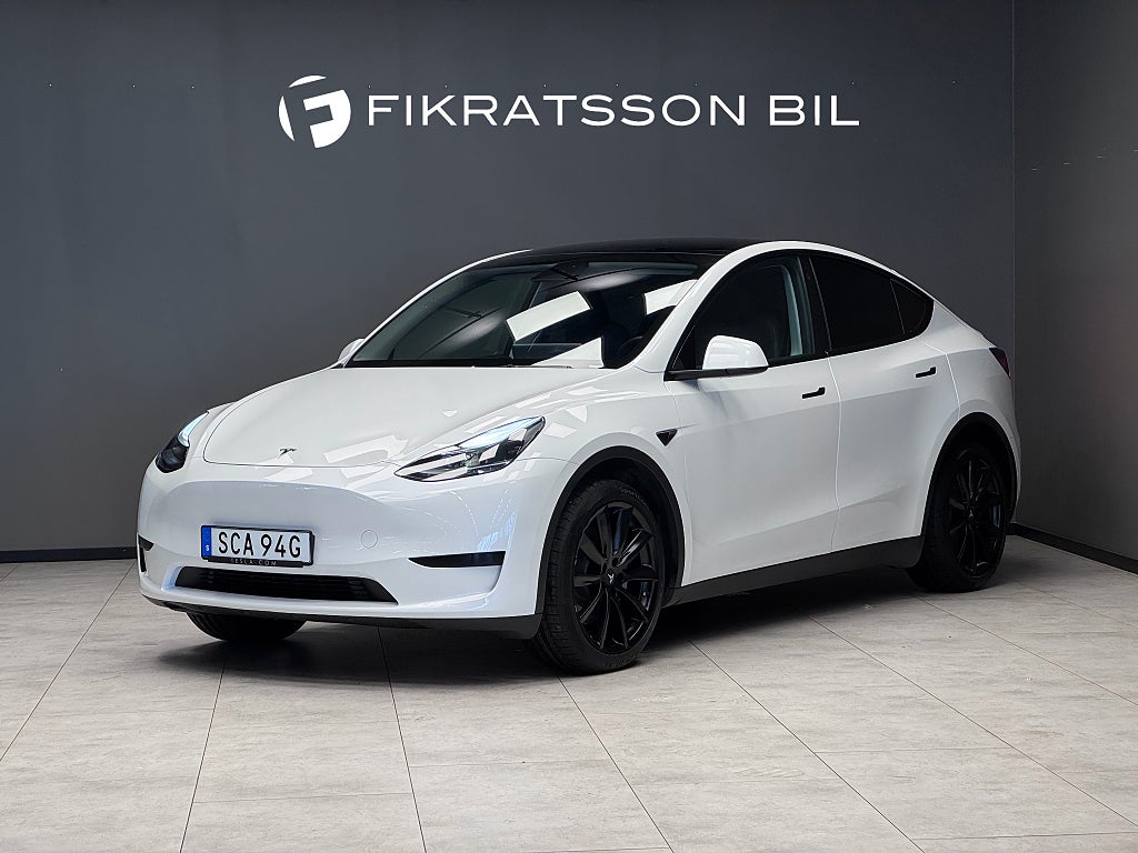 Tesla Model Y Standard Range RWD / Värmare / B-kamera