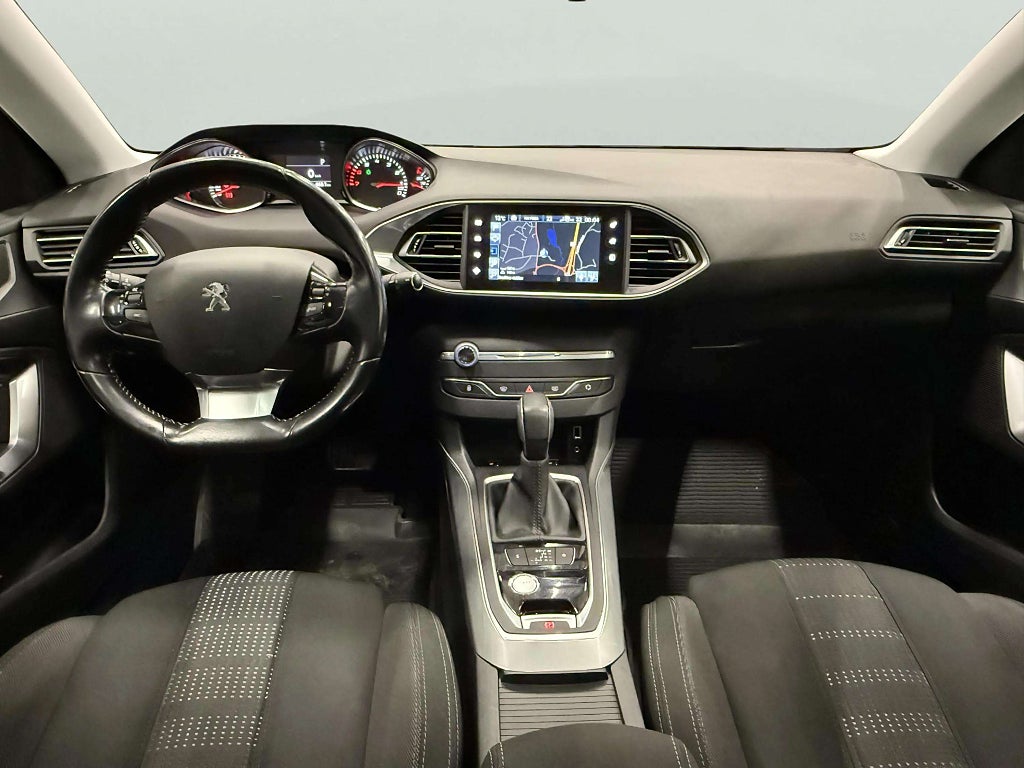 Peugeot 308 SW 1.2 Allure  Automat Panorama Navi S&V-hjul HELGKAMPANJ! - miniatyr 9