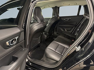 Volvo V60 D4 Momentum S&V-hjul/Drag/Skinn/Dvärm/A.d Fart/Navi – bild 13