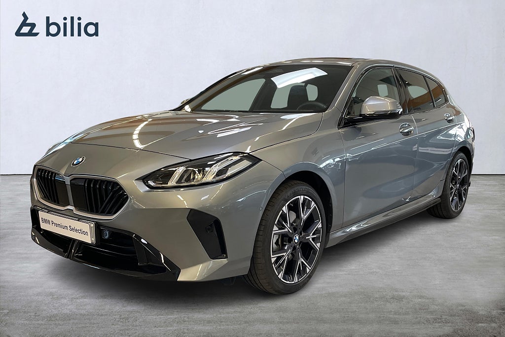 BMW 120 SÅLD!M Sport Panorama Harman Kardon Driving Assistant 