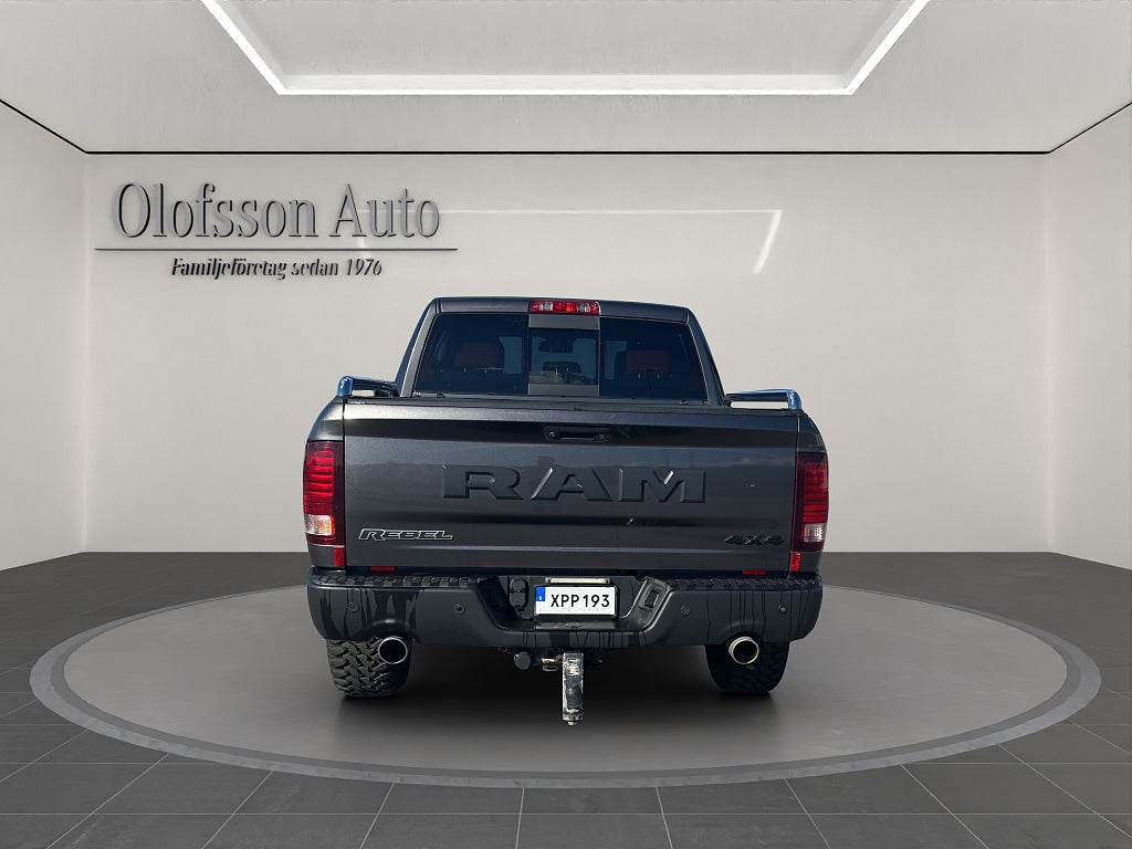 Dodge Ram 1500 Rebel 5,7 L Mkt fin o låga mil 4 X 4  394 hk - bild 4