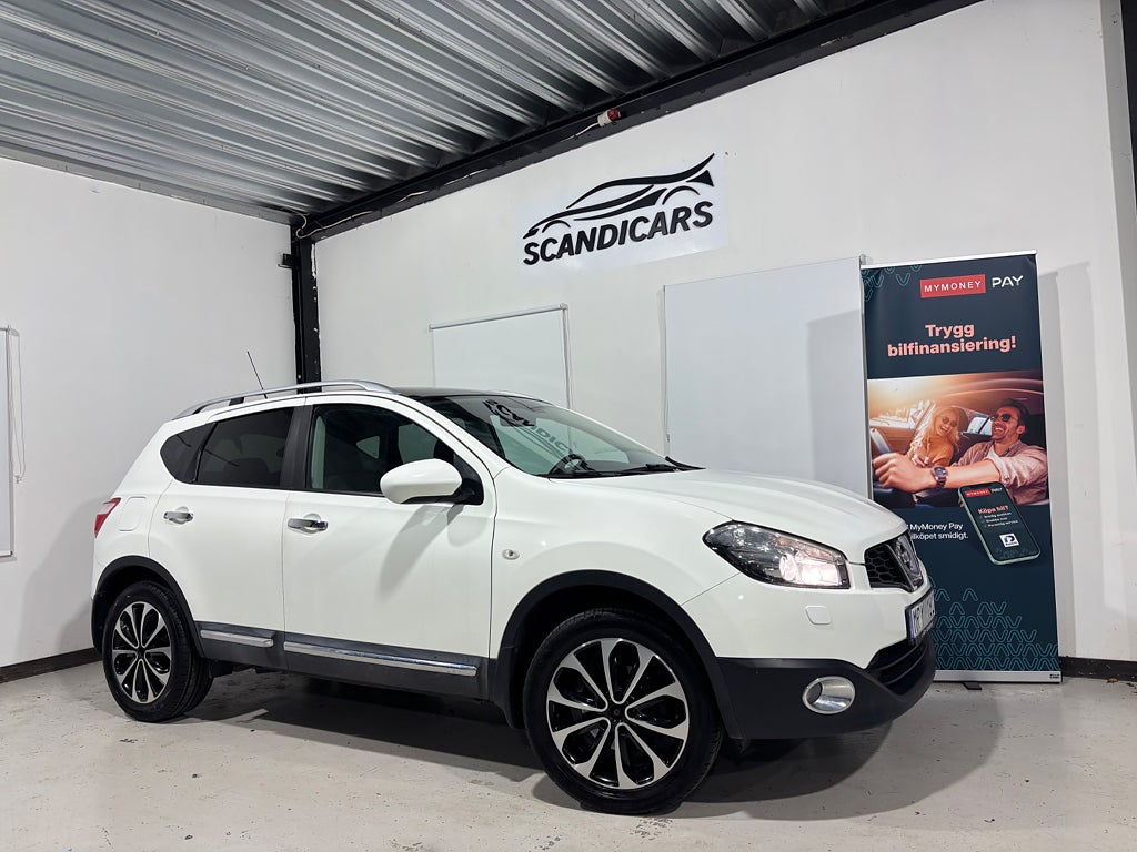 Nissan Qashqai 2.0 PANORAMA NYSERV NAVIGATION DRAG BACKKAMERA BESIKTAD