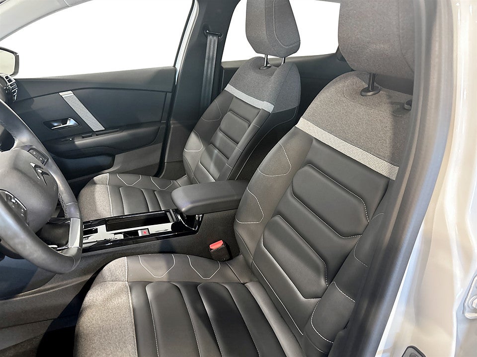 Bild på Citroen C4 Shine 1.2 PT 130hk Aut B-KAMERA CARPLAY