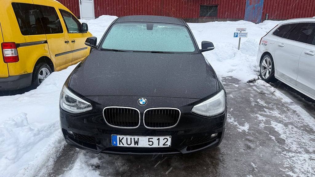 BMW 116 i 5-dörrars Euro 6 | Gör de själv bil / Rep-objekt