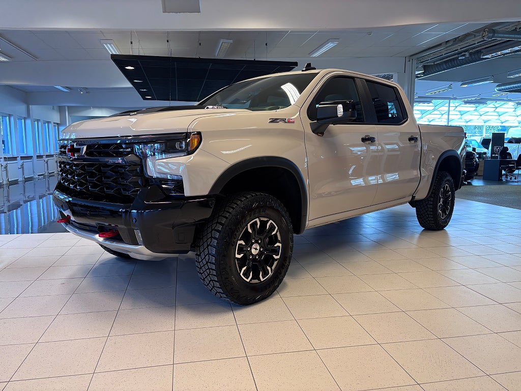 Chevrolet Silverado 1500 ZR2 6.2L V8 426Hk