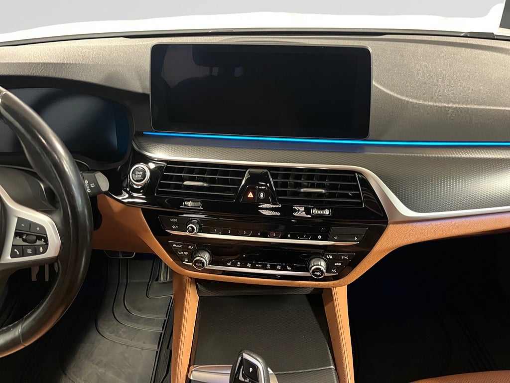 BMW 530e Touring M Sport Ambient Drag Helskinn Navi Kamera bild 13