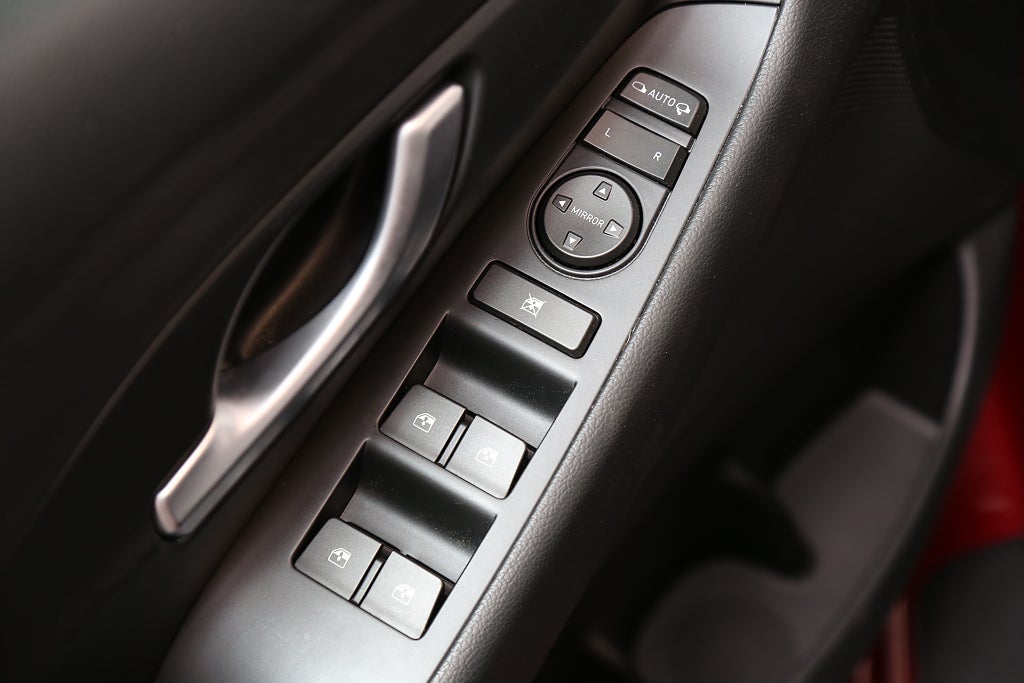 Hyundai i30 1,0 T-GDI 120hk MHEV Essential Aut 5d Kamera Drag 2022