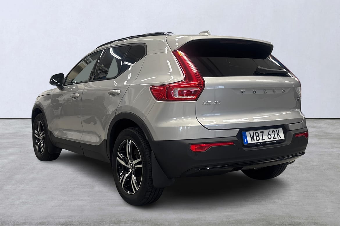 Volvo XC40 B3 FWD Bensin Plus Dark 2025, bild 4/10