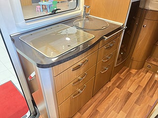Husbil-halvintegrerad Hymer T 674 SL 17 av 30