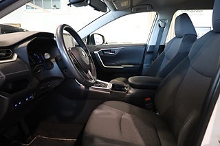 SUV Toyota RAV4 9 av 28