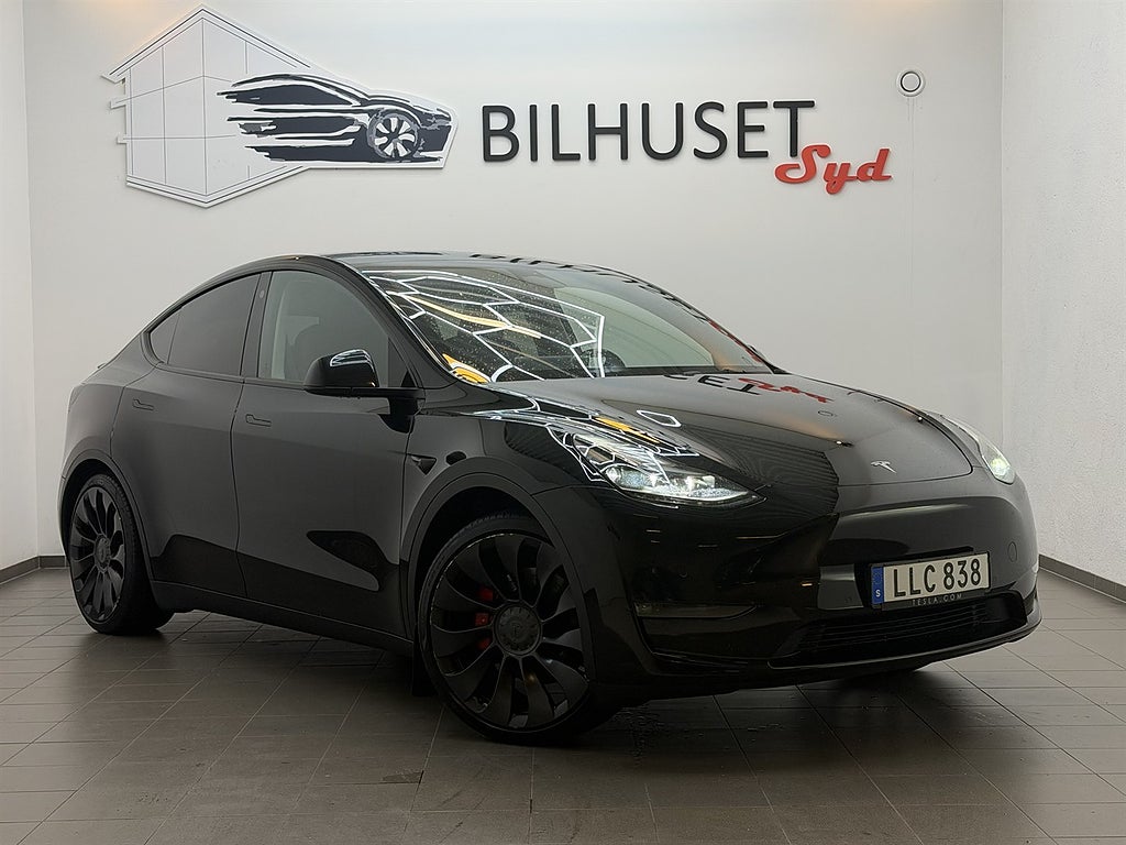 Tesla Model Y 534hk AWD Performance MOMS Pano/Navi/Bkamera/Läder/1Brukare
