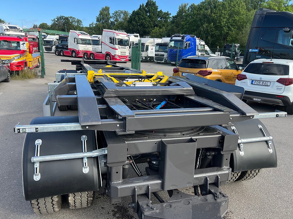Övriga Bilcenter Vagnen- 3 Axlad Lastväxlarvagn med tipp