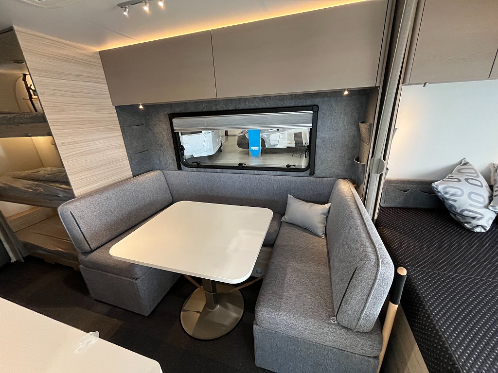 Adria Altea 552 PK / Barnkammare / 7 bäddar / 1695kr/månad - Adria