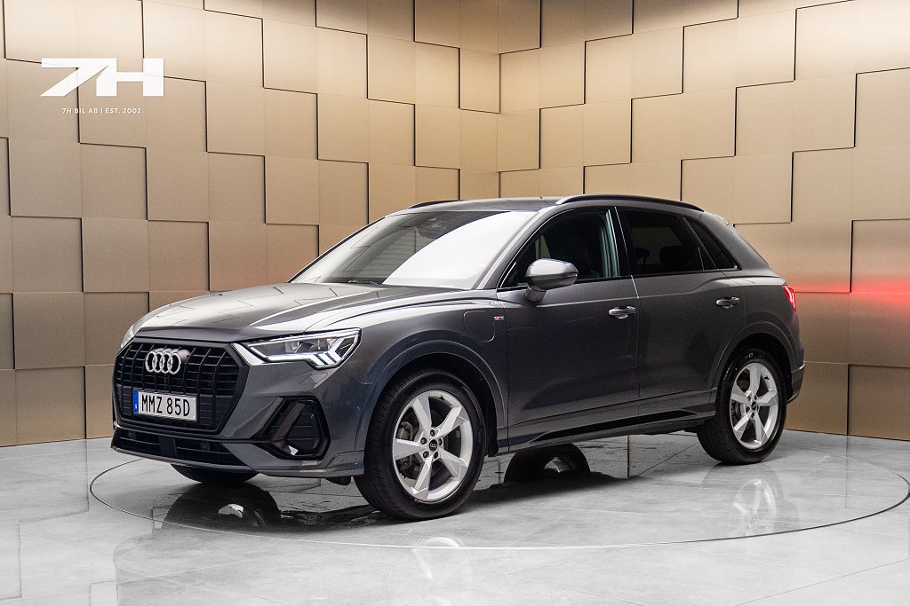 Audi Q3 45 TFSI e S Line Svart Optik / B&O / Kamera / Drag