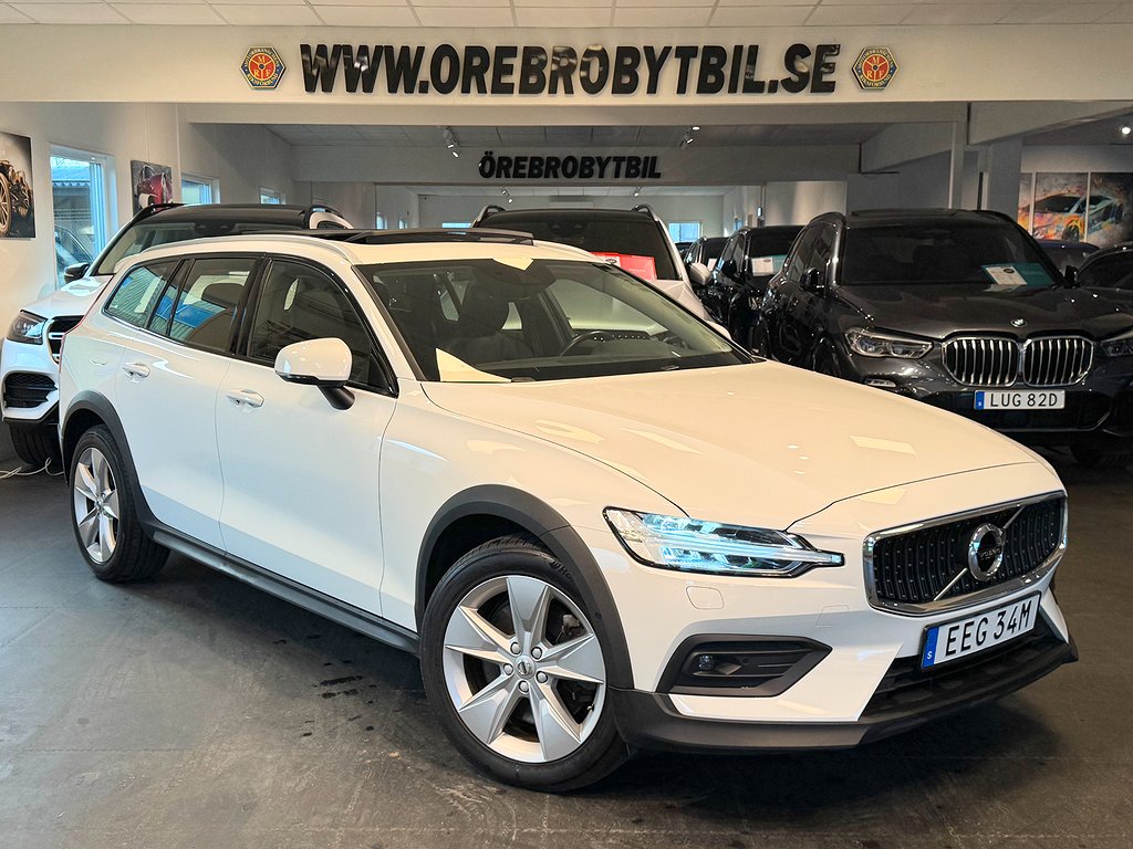 Volvo V60 Cross Country B4 AWD Mildhybrid Pano VOC H/K SE SPEC