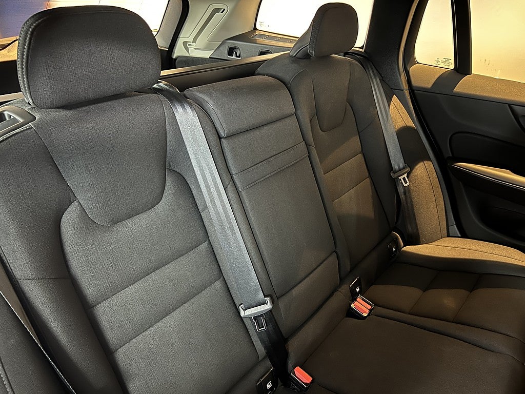 Volvo V60 Cross Country B4 AWD Geartronic Advanced SE DRAG B-KAMERA CARPLAY H&K
