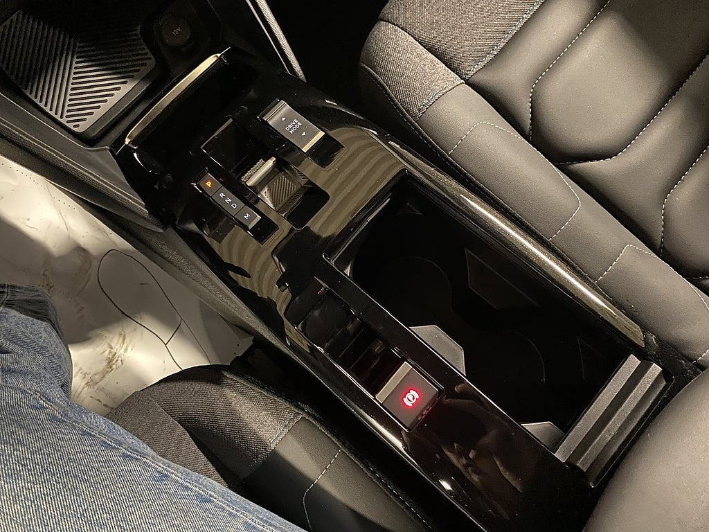 Bild på Citroën C4 X SHINE 1.2 PureTech 130hk AUT Back/Nav