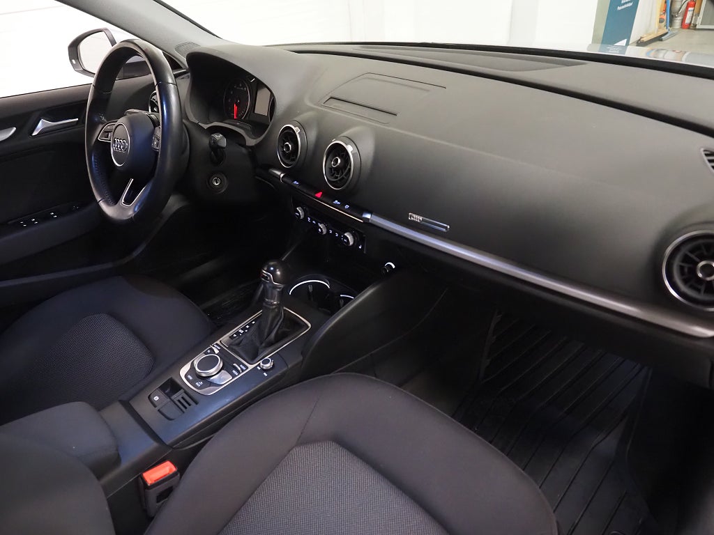 Audi A3 Sportback 1.5 150hk COD S Tronic Proline P-Sensorer 2018