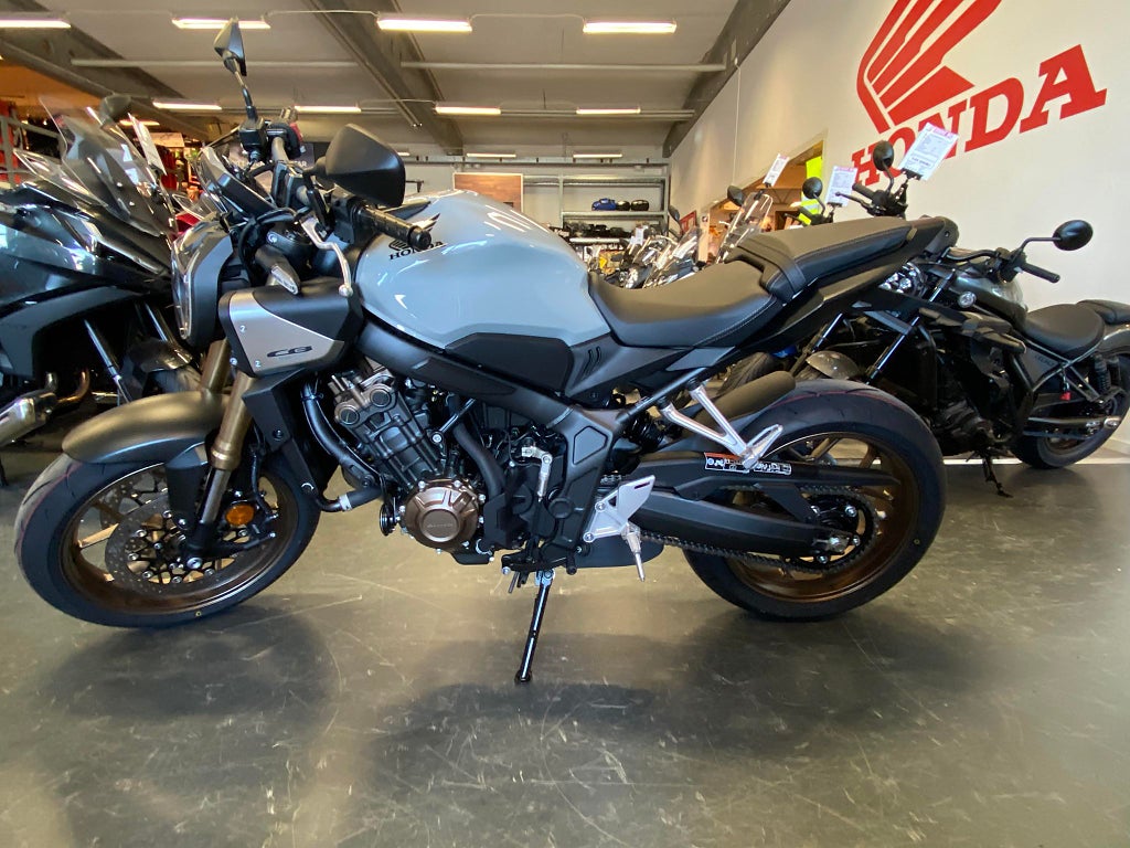 Honda CB650R E-Clutch * KAMPANJ *