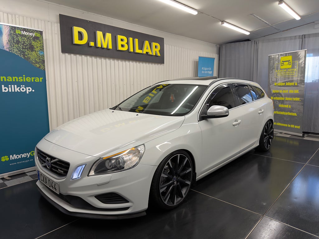 Volvo V60 D4 AWD | R-Design | Coilovers | 19” Fälgar | Taklucka
