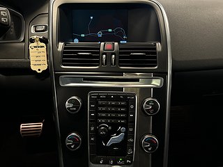 Volvo XC60 D4 AWD Automat R-Design S&V-däck/Drag/D-värm/GPS