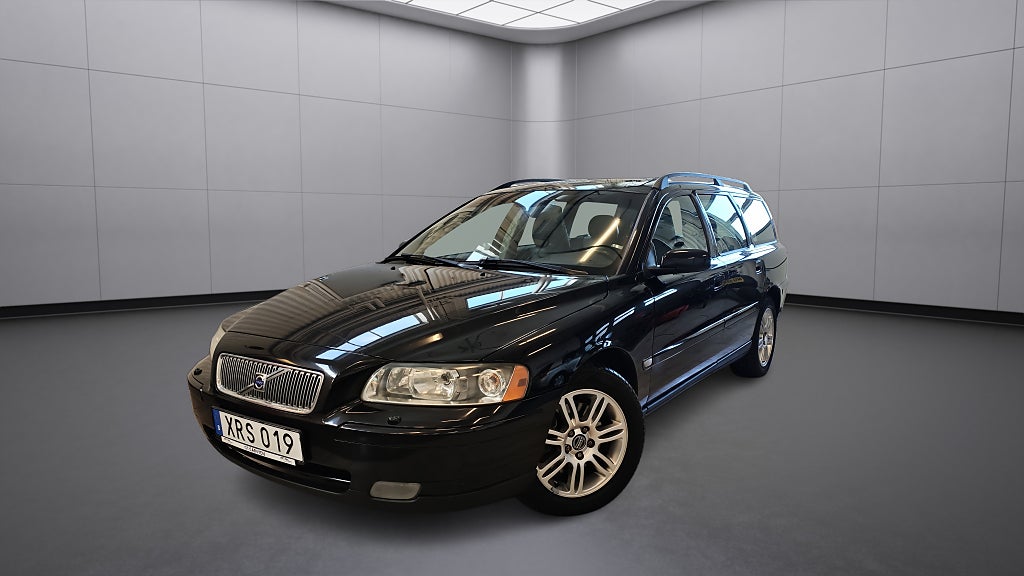 Volvo V70 2.5T Kinetic  Nybes/ Kamrem-bytt/ Nyservad/ Dragkrok