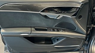 Sedan Audi S8 17 av 18